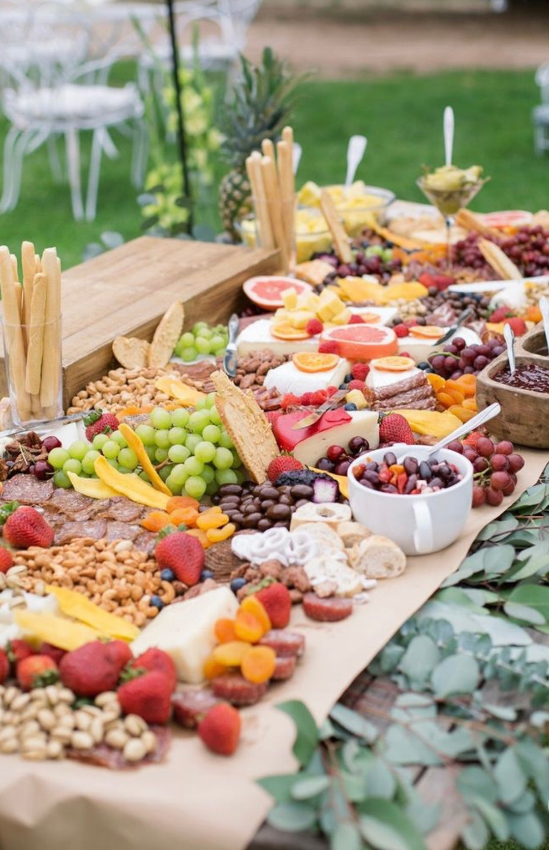 CHEESE & CHARCUTERIE BAR