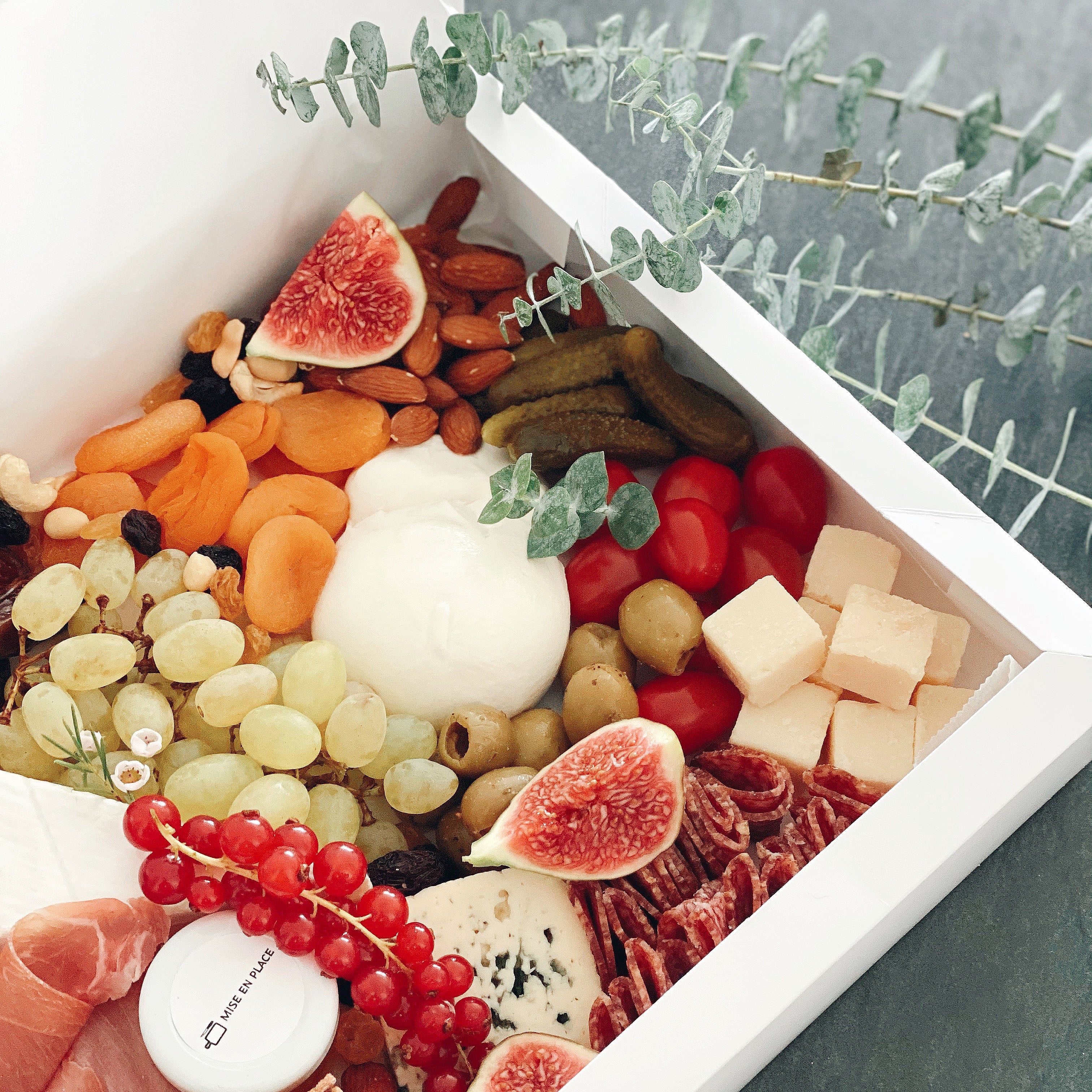 Cheese&Charcuterie Box